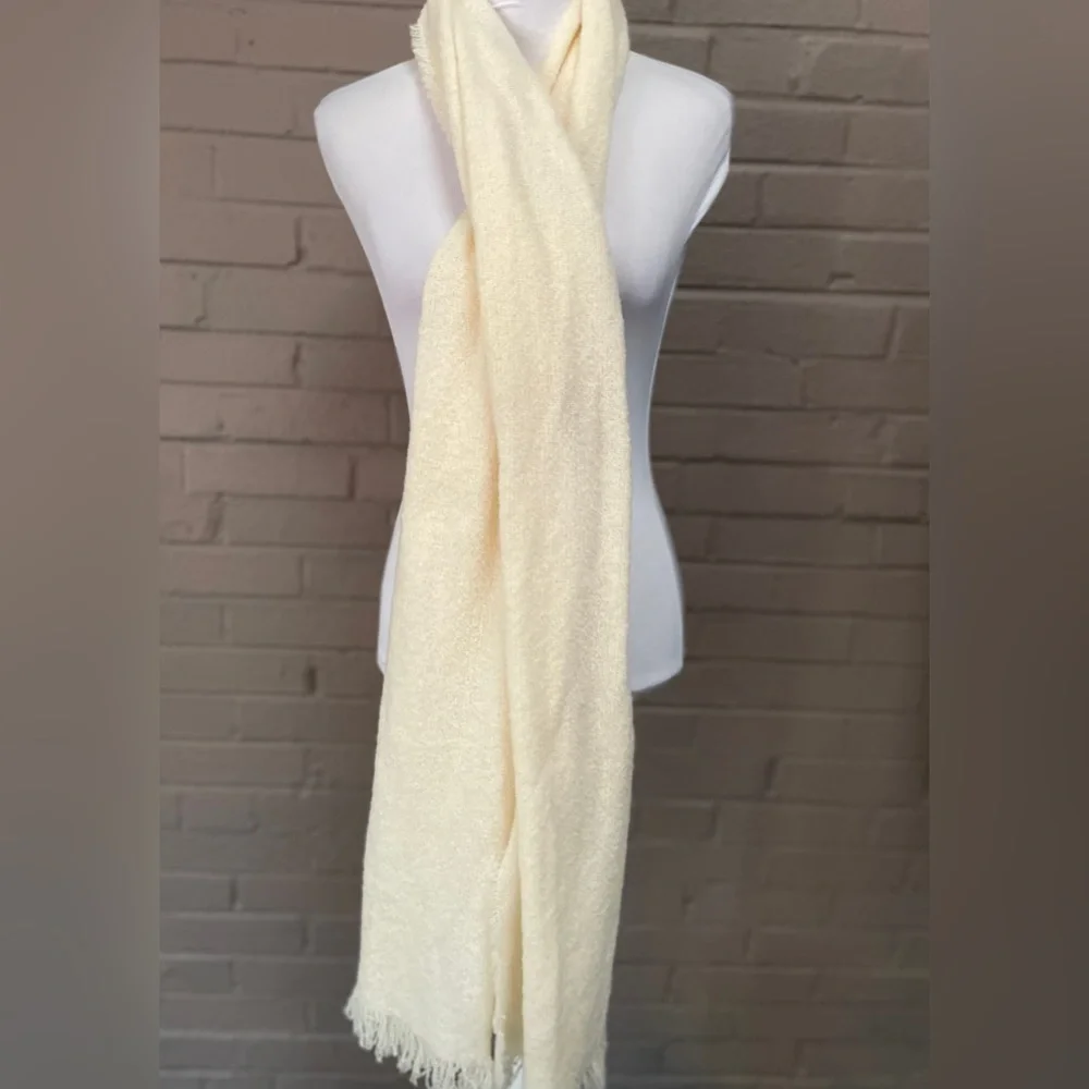 Celtic Irish Lambswool blend Ivory Scarf NWT